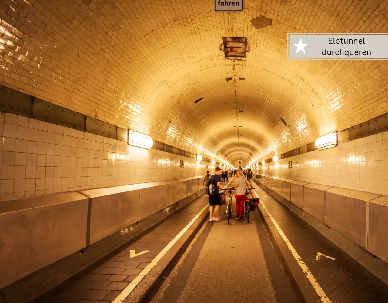 Aktivitäten mit Kindern in Hamburg -Elbtunnel durchqueren