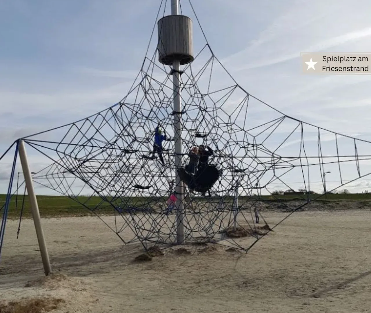 Ausflugsziele Budjadingen mit Kindern - Friesenstrand Tossens mit Spielplatz