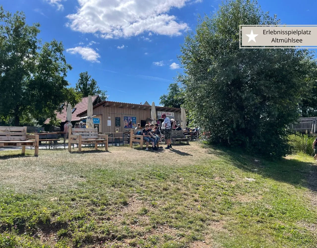 Top Spielplätze am Altmühlsee - Erlebnisspielplatz Seezentrum Wald mit Kiosk und Toiletten