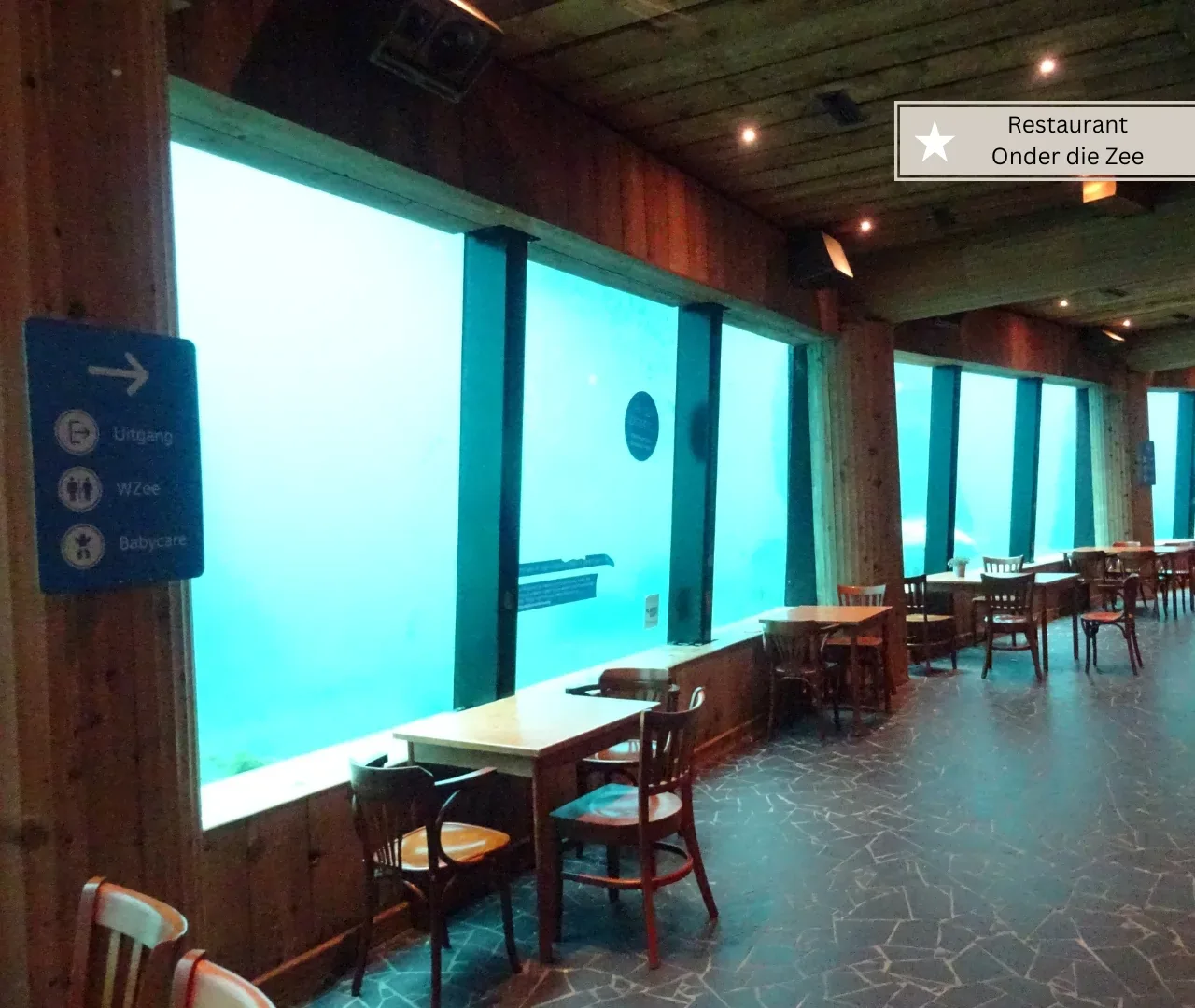 Dolfinarium Harderwijk mit Restaurant Onder die Zee