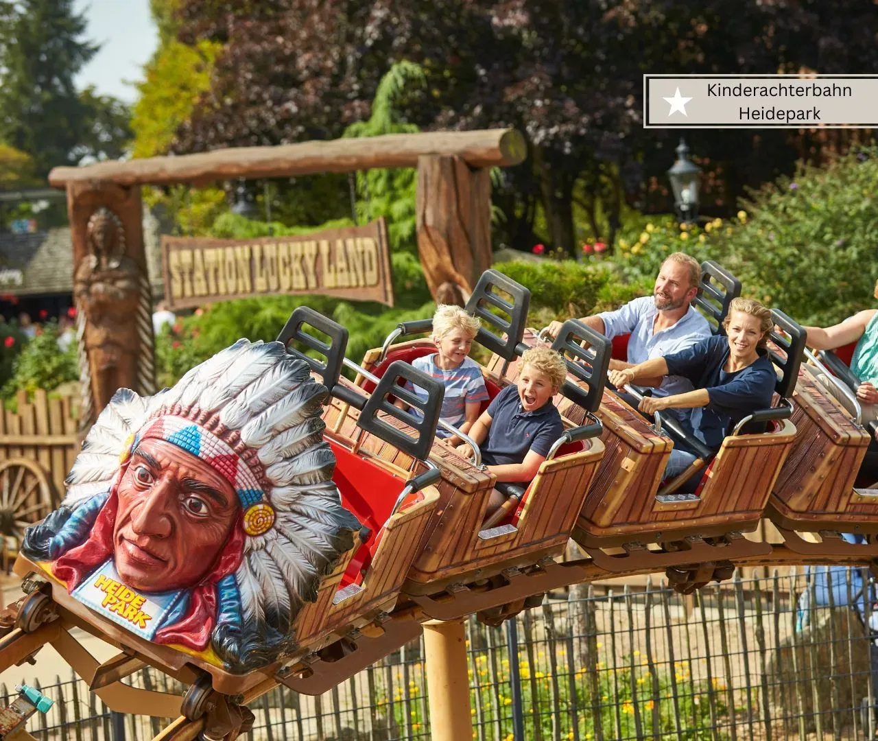 Freizeitparks in Niedersachsen - Kinderachterbahn Indy-Blitz im Heidepark