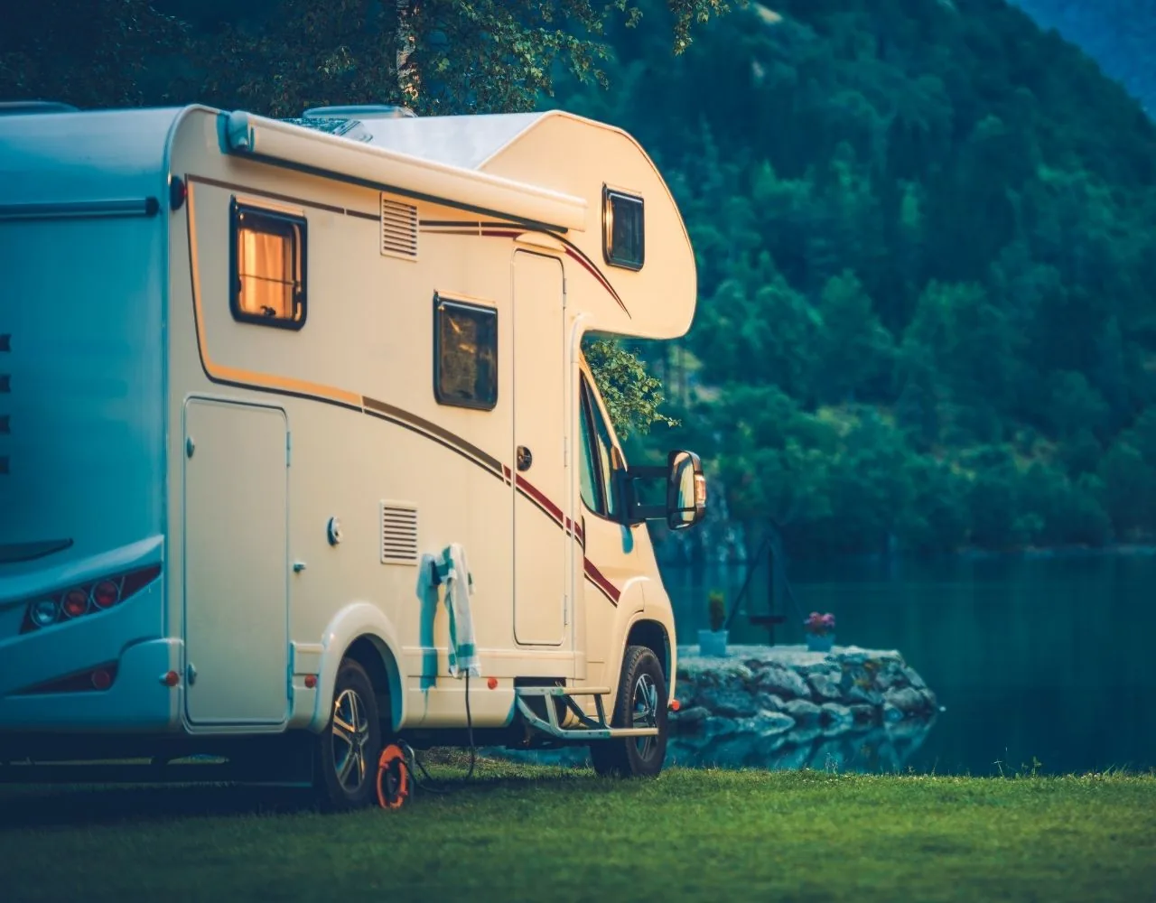 12 beliebte Campingplätze mit Kindern am Bodensee