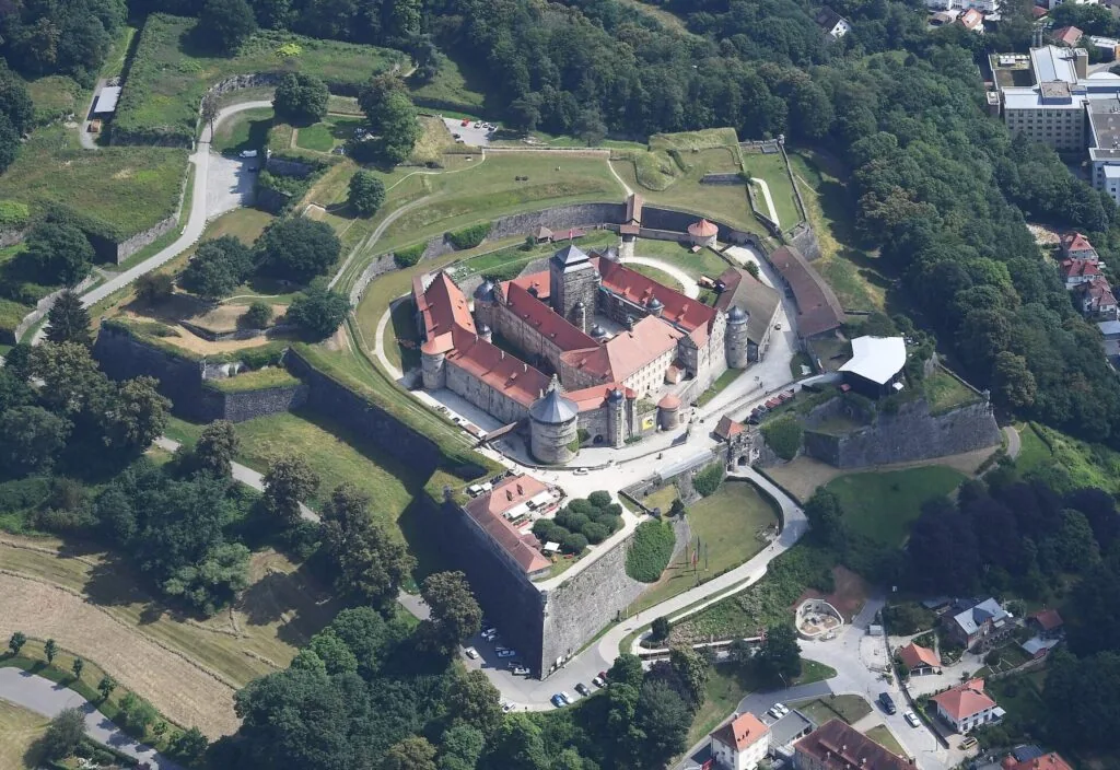 Aussergewöhnliche Übrnachung mit Kind auf Festung Rosenberg