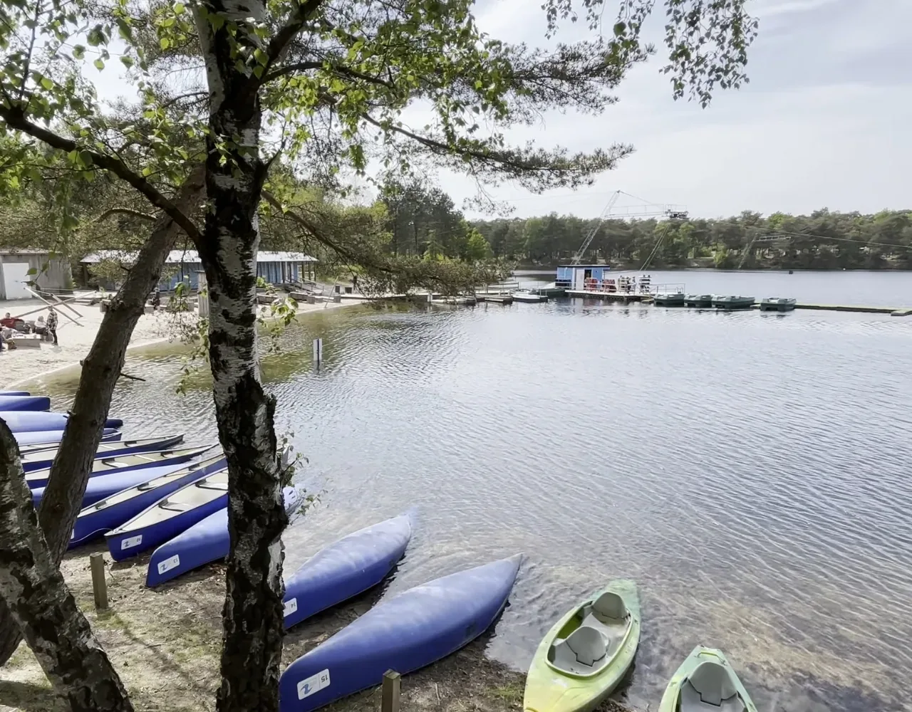 Center Parcs De Vossemeren Wakeboardanlage und Kletterturm