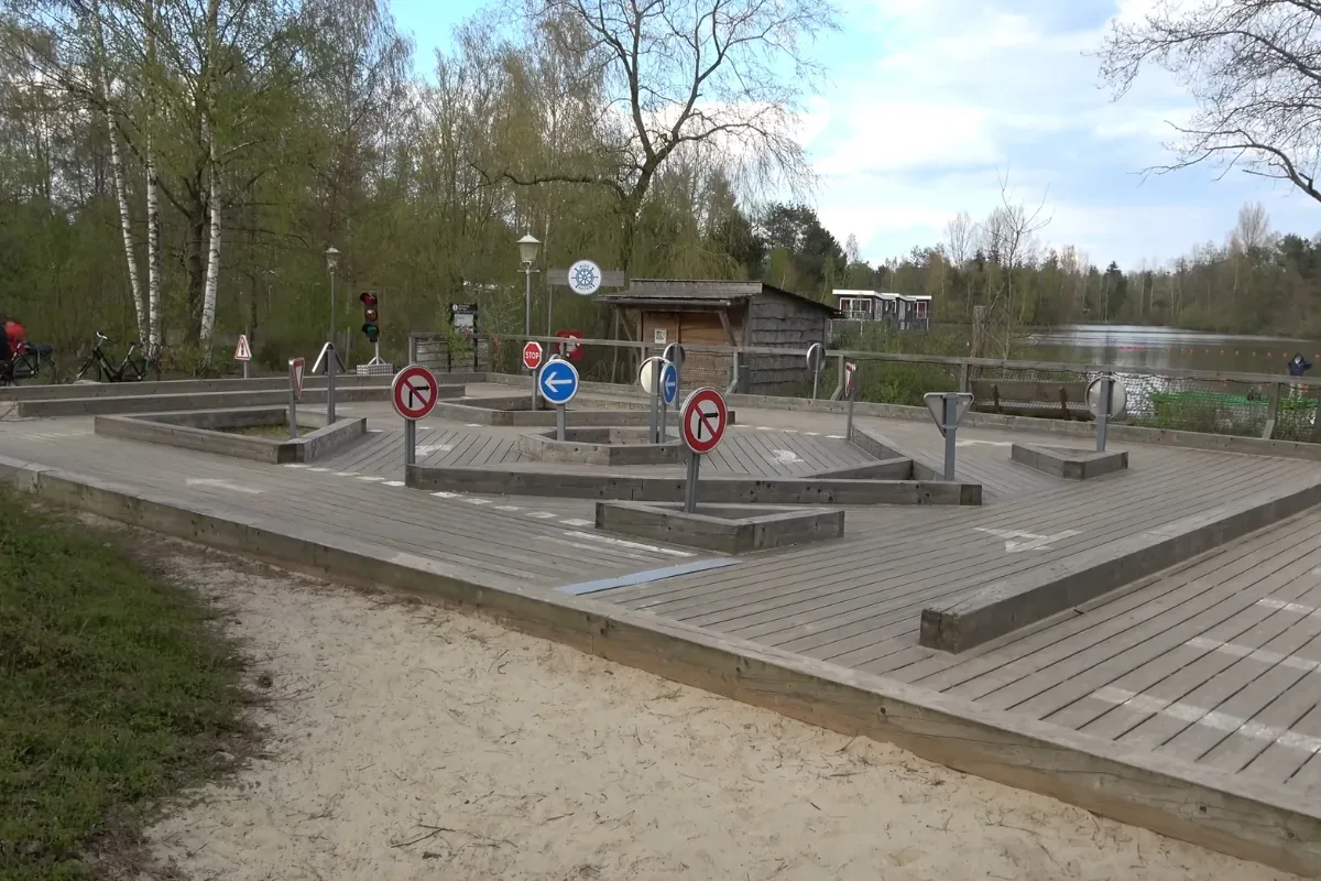 Center Parcs Bispinger Heide Auto fahren