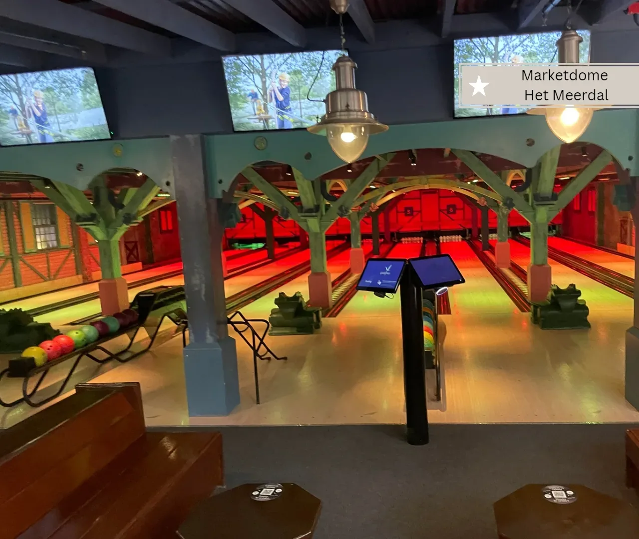 Center Parcs Het Meerdal - Marketdome mit Bowling