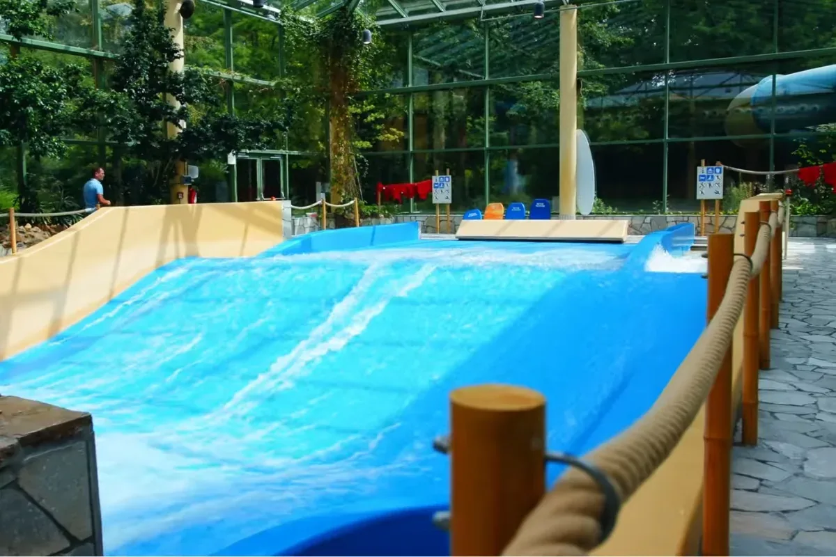 Center Parcs De Eemhof - Flow Rider im Aqua Mundo