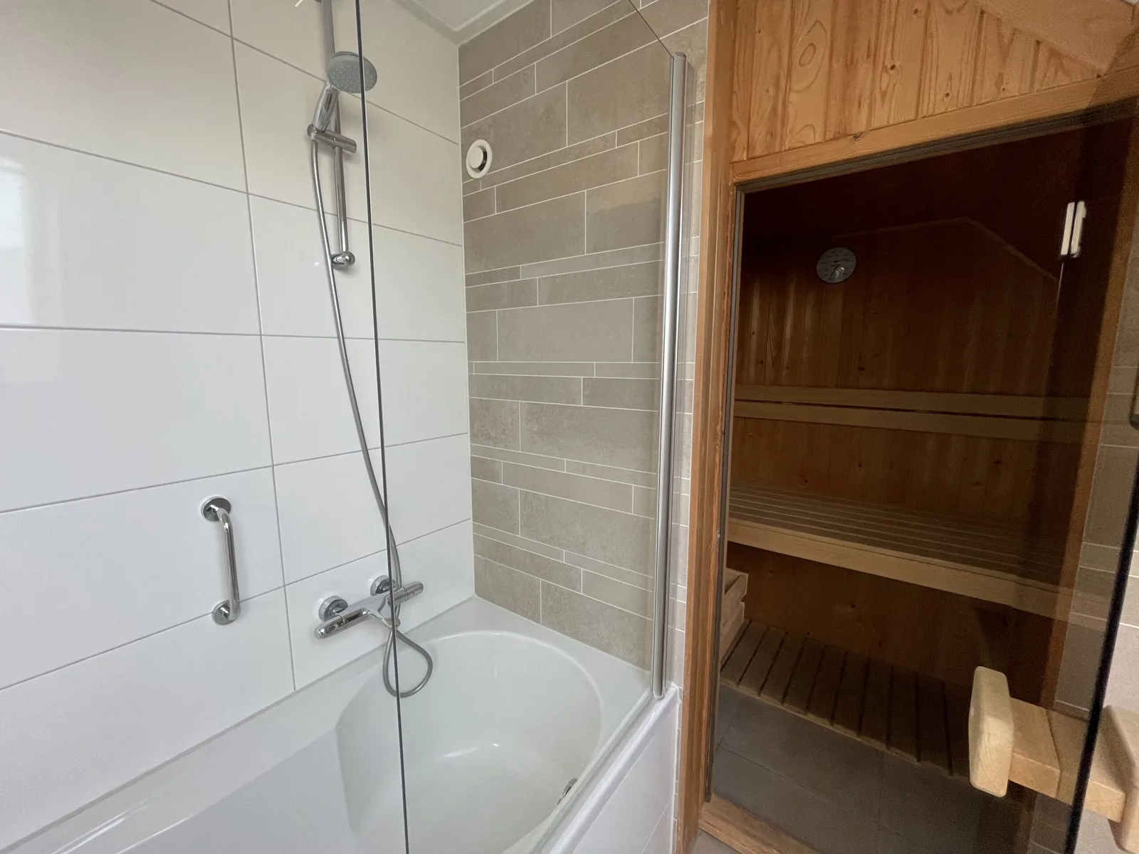 FotoLandal Strandresort Ouddorp Duin mit Badewanne