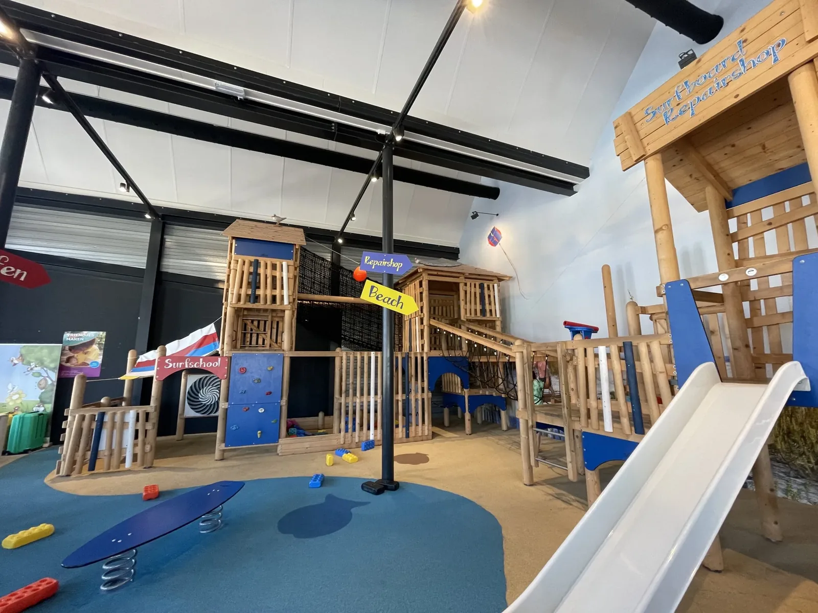 Landal Strandresort Ouddorp Duin Indoor Spielplatz für Regen