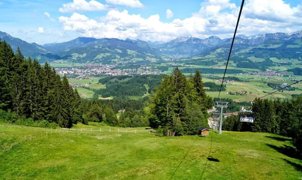 Familienwanderung mit kleinen Kindern im Oberallgäu - der Weltcup-Express zur Weltcuphütte