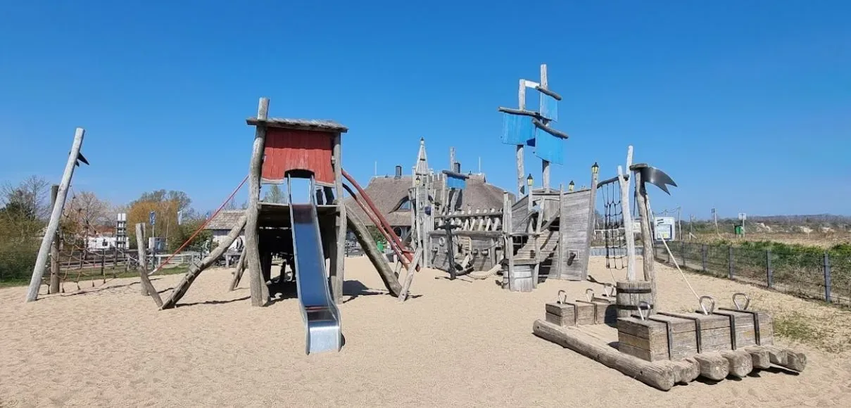 Ausflugsziele auf Rügen mit Kindern - Spielplatz Lobbe