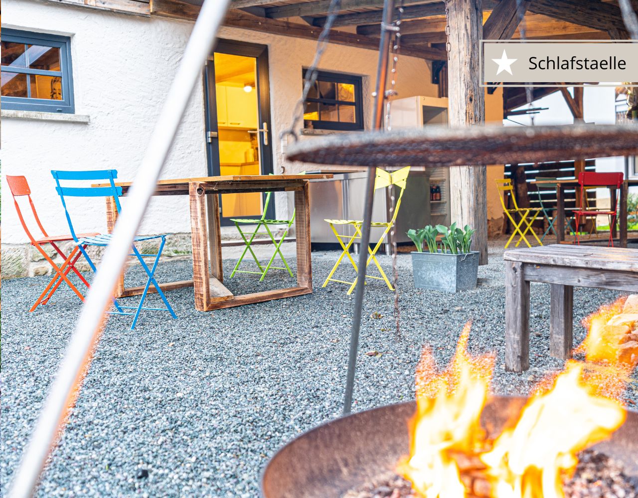 Die Top Baumhaushotels Bayern - Baumhaus Schlafstaelle mit Outdoorküche