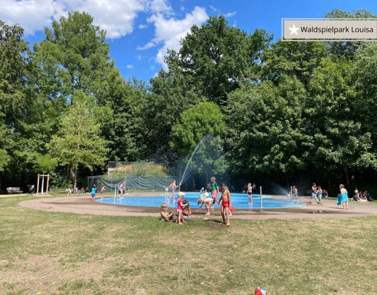 Waldspielpark Louisa in Frankfurt Niederrad mit Wasserspielanlage