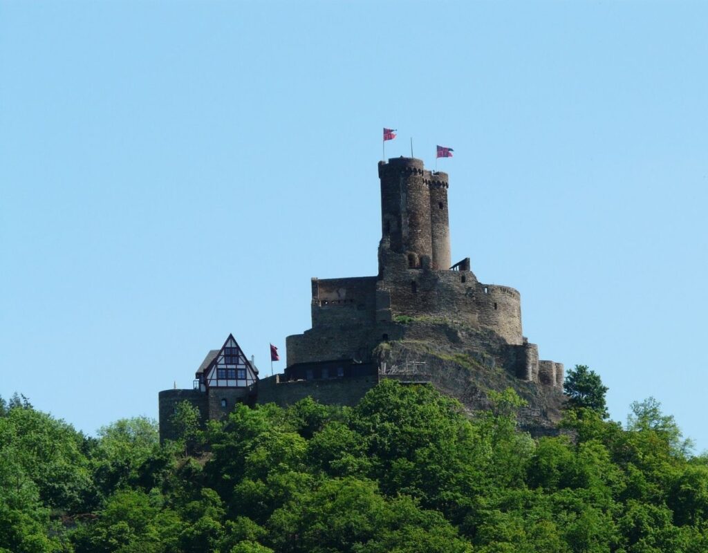 Burg Übernachtungen mit Kindern - Ehrenburg