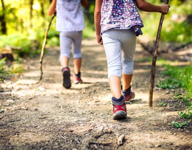 Familienwanderung mit kleinen Kindern