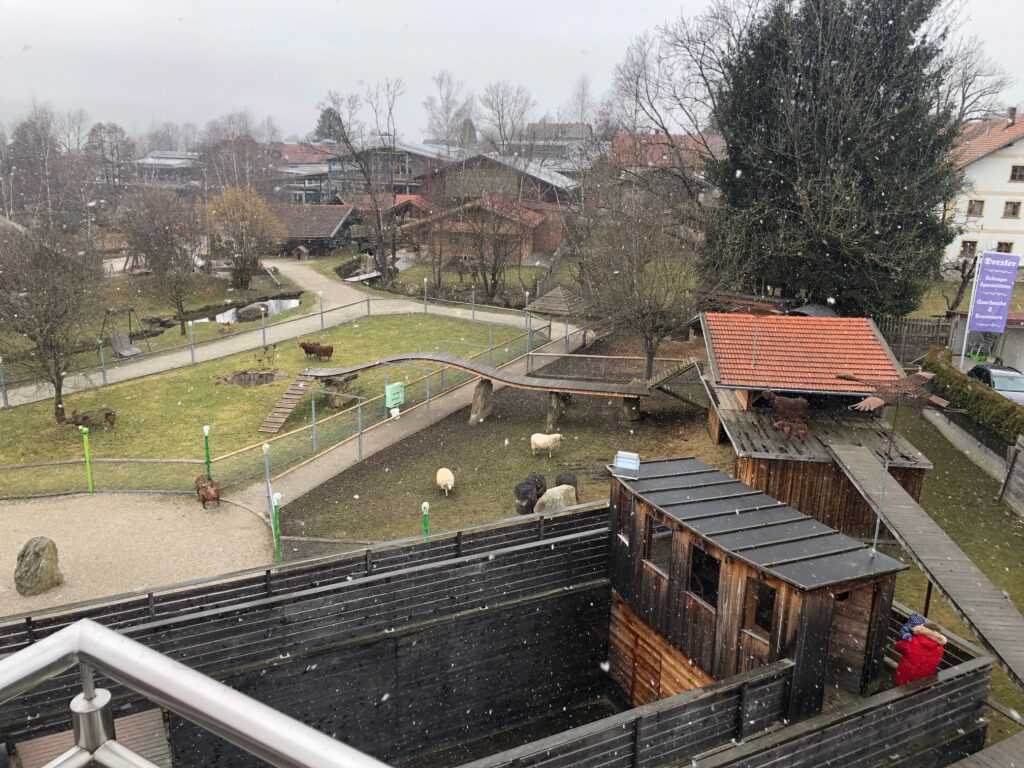 Spielplätze im bayerischen Wald - der Spielplatz auf dem Weinfurtner Glasdorf im Winter 2
