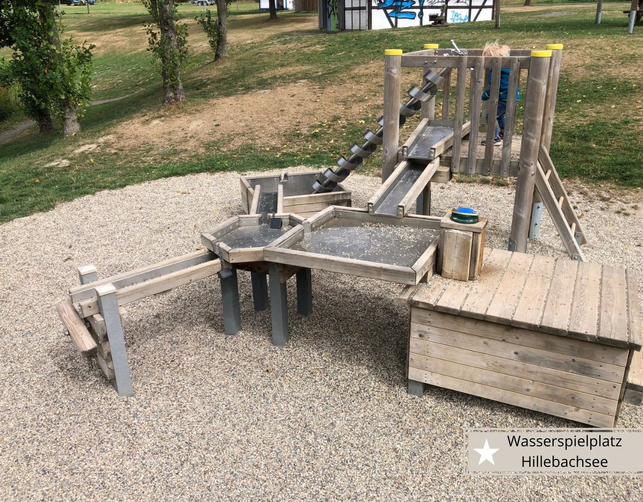 Ausflugsziele in Willingen mit Kindern - Wasserspielplatz Hillebachsee