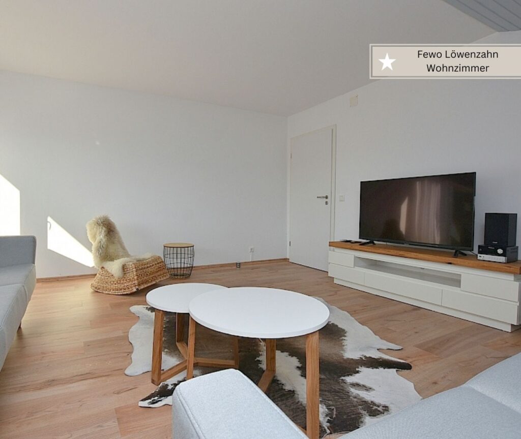 Fewo mit Kindern in Oberstaufen - Wohnzimmer mit TV