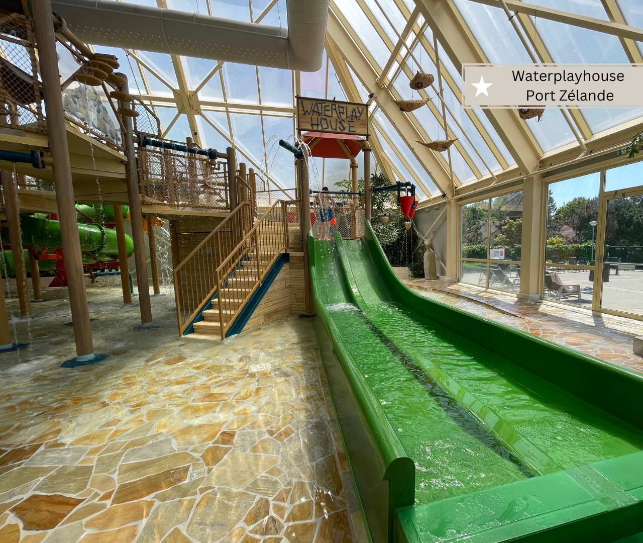 Center Parcs Port Zelande - Waterplayhouse mit Rutschen für Kleinkinder