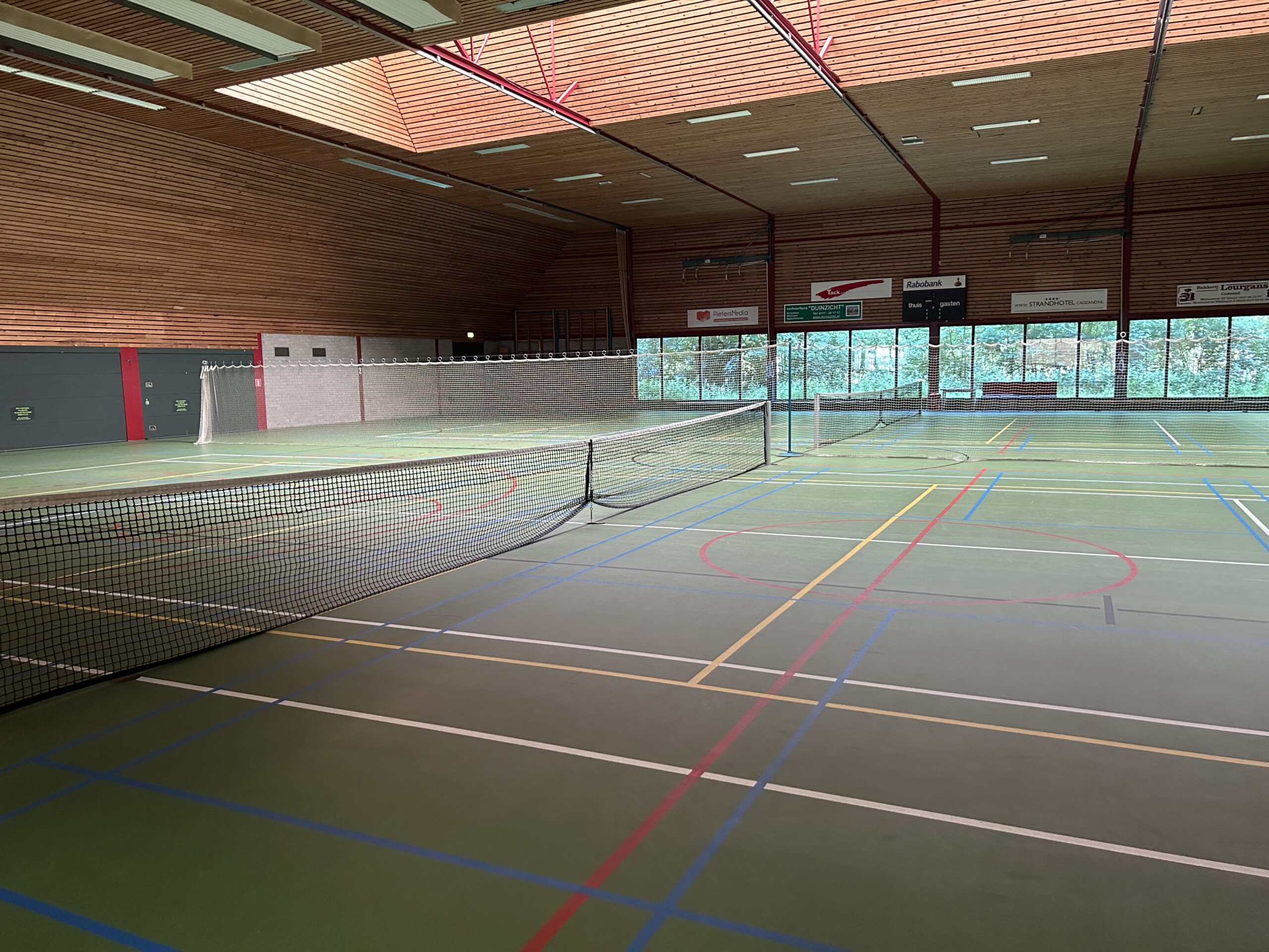 Roompot Noordzee Residence Cadzand Bad mit Tennishalle scaled