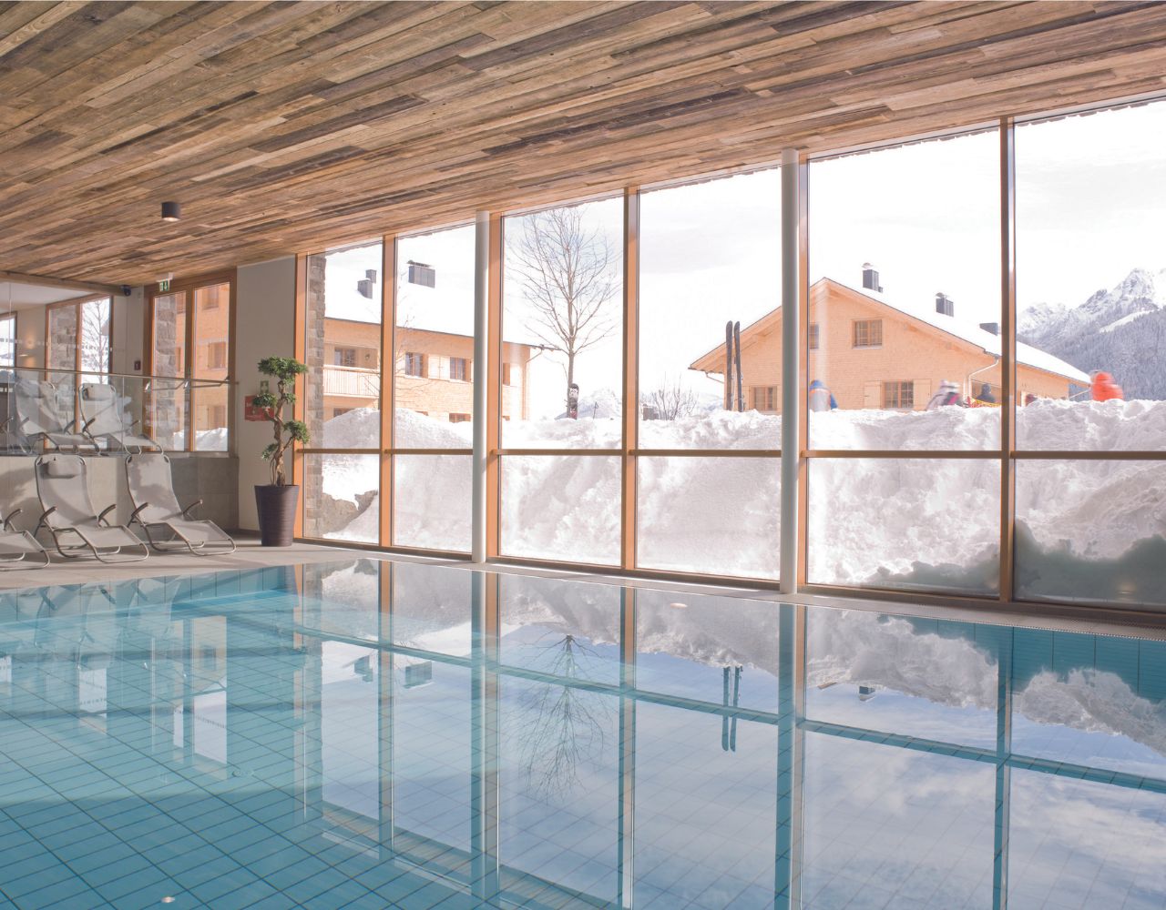 die besten Ferienparks im Winter-Landal Brandnertal mit Schwimmbad